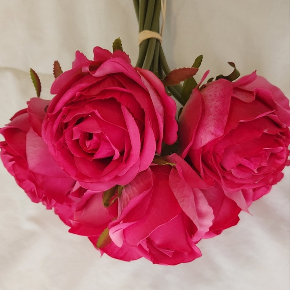 Pink flowers decor - Picture 3 of 6